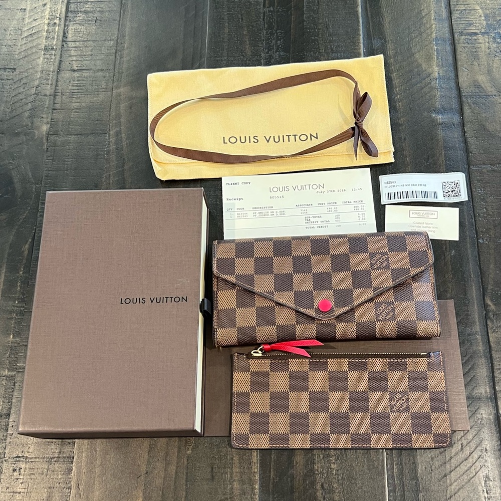 Louis Vuitton Josephine Wallet in Damier Ebene